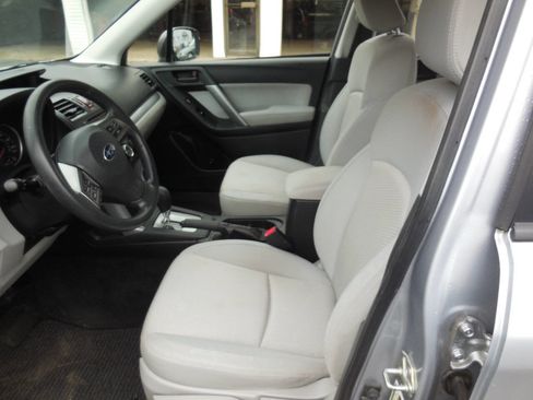 Used 2014 Subaru Forester 2.5i image 10