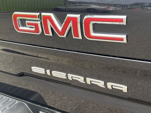 Used 2022 GMC Sierra 1500 SLT w/ SLT Premium Plus Package AWD/4WD image 8