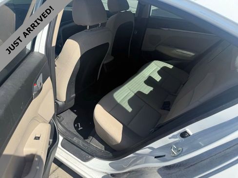 Used 2018 Hyundai Elantra SE w/ SE Connectivity Package 04 image 13