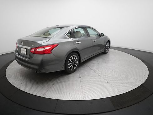 Used 2016 Nissan Altima 2.5 SV w/ Convenience Package image 36