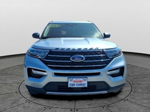 Used 2021 Ford Explorer XLT w/ Equipment Group 202A AWD/4WD image 2
