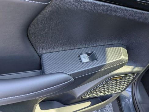 New 2025 Mitsubishi Outlander SE image 28