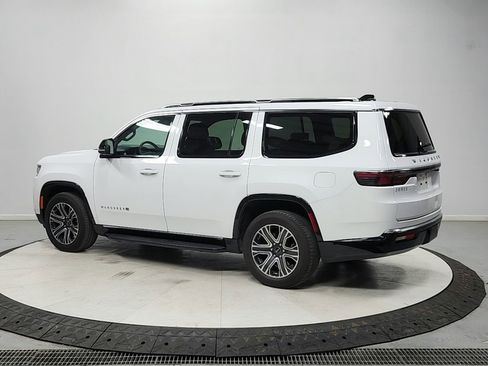 Used 2025 Jeep Wagoneer 2WD image 5