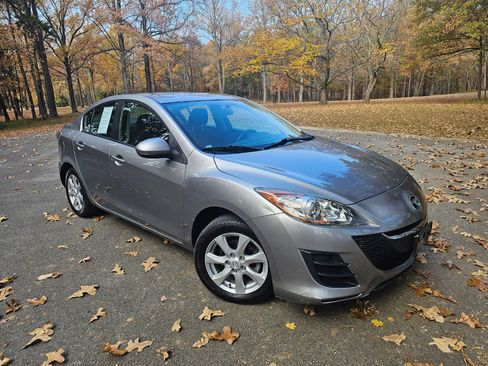 Used 2010 MAZDA MAZDA3 i Touring image 2