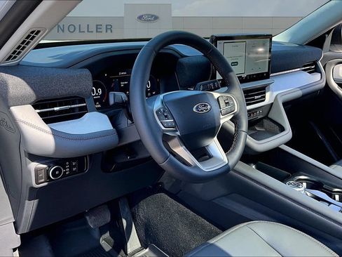 New 2026 Ford Explorer Active w/ Active Comfort Package AWD/4WD image 8