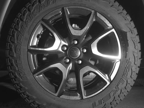 Used 2025 Jeep Compass Trailhawk AWD/4WD image 14