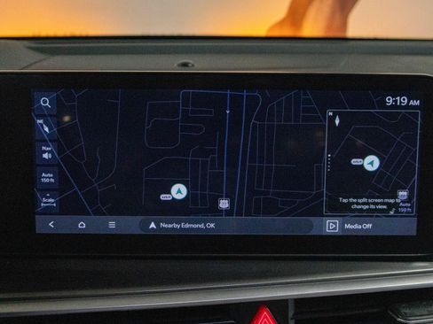 Used 2024 Kia Sorento EX w/ Panoramic Sunroof Package FWD image 5