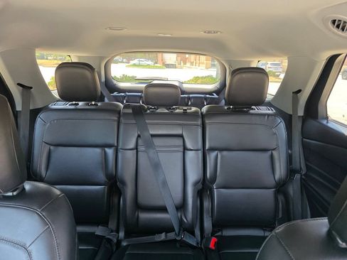 Used 2023 Ford Explorer XLT w/ Equipment Group 202A RWD image 25