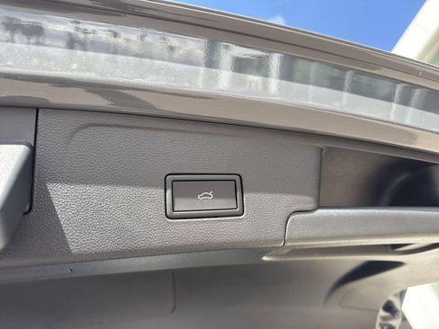 New 2026 Volkswagen Atlas Cross Sport SE image 9