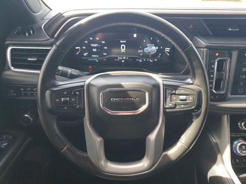 Used 2023 GMC Yukon XL Denali image 11