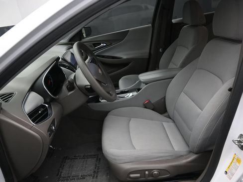 Used 2020 Chevrolet Malibu LT FWD image 12