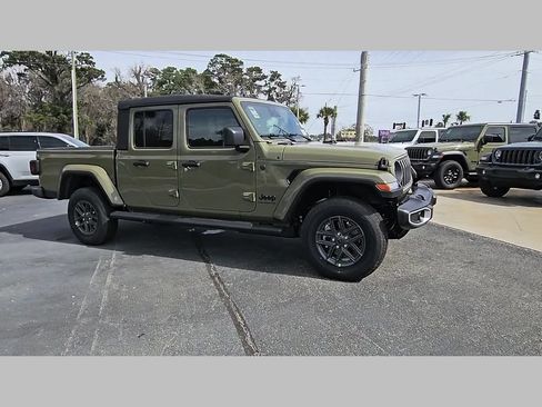 New 2026 Jeep Gladiator Sport AWD/4WD image 36