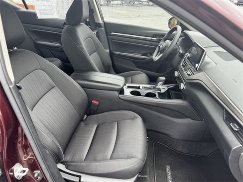 Used 2023 Nissan Altima 2.5 SV image 14