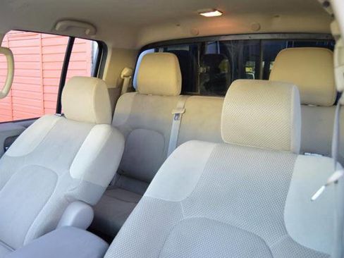 Used 2014 Nissan Frontier SV w/ SV Value Truck Package image 18