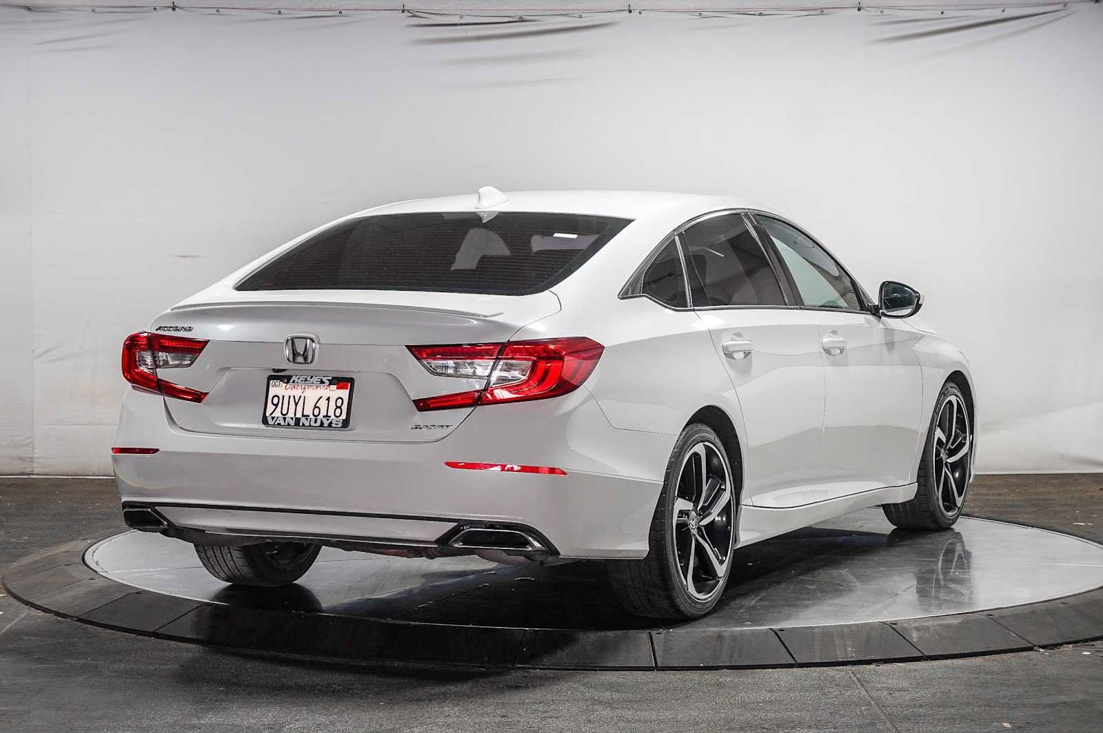 Used 2018 Honda Accord Sport image 4