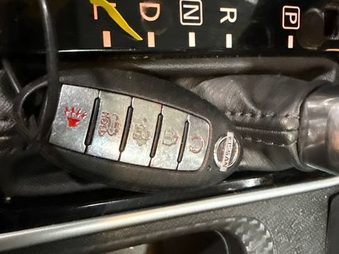Used 2024 Nissan Sentra SV FWD image 32