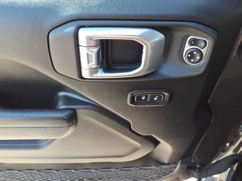 Used 2022 Jeep Wrangler Unlimited Sport image 18