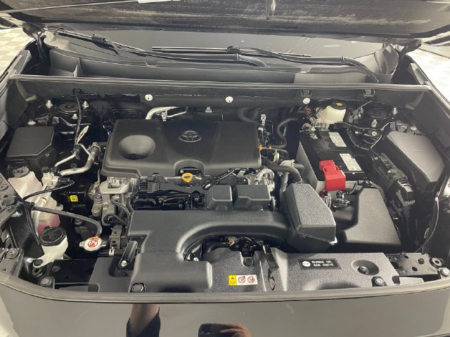 Used 2022 Toyota RAV4 XLE Premium AWD/4WD image 22