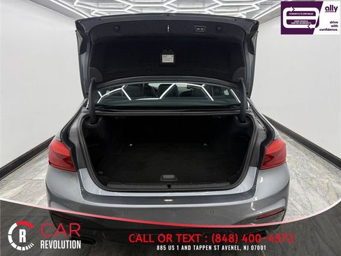 Used 2018 BMW 530e xDrive w/ M Sport Package 2 AWD/4WD image 6