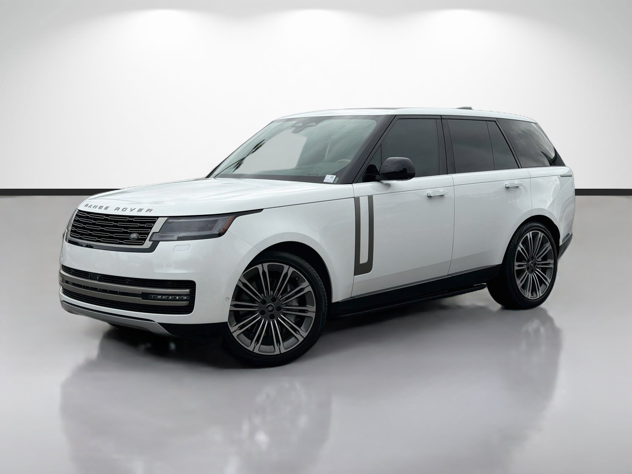 Used 2024 Land Rover Range Rover SE AWD/4WD image 1