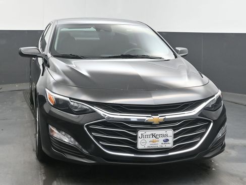 Used 2024 Chevrolet Malibu LT image 3
