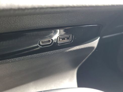 Used 2025 Buick Enclave Sport Touring image 32