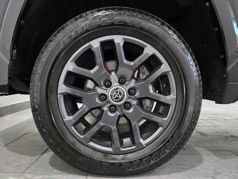 Used 2024 Toyota Tundra Platinum image 25