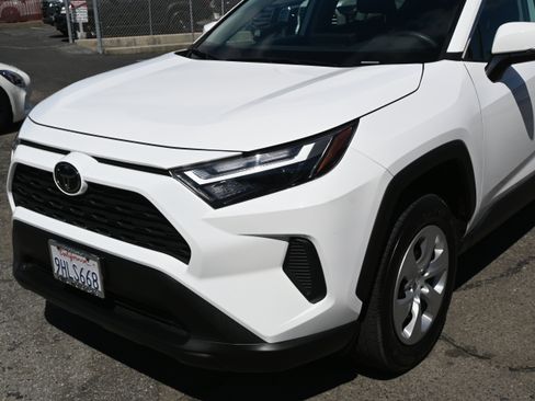 Used 2023 Toyota RAV4 LE image 12