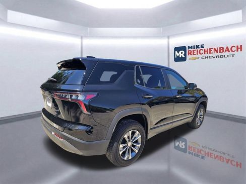 Used 2026 Chevrolet Equinox LT FWD image 4
