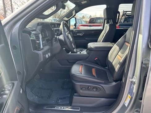 Used 2025 GMC Sierra 2500 AT4 image 11