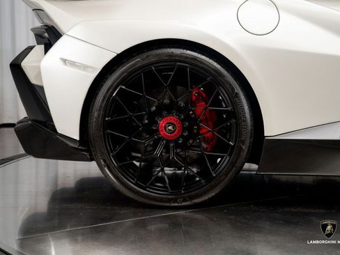 Used 2023 Lamborghini Huracan STO image 42