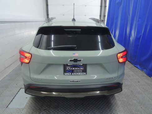 Used 2025 Chevrolet Trax ACTIV w/ Sunroof Package image 9