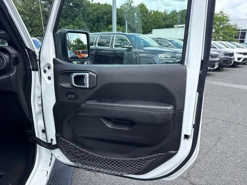 Used 2023 Jeep Wrangler Unlimited Sahara w/ Cold Weather Group AWD/4WD image 35