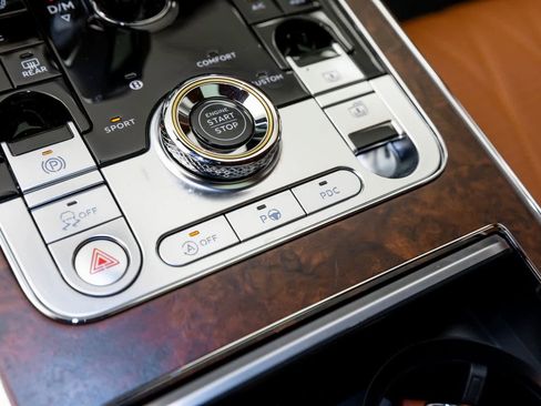 Used 2023 Bentley Flying Spur W12 image 40