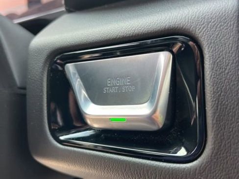 Used 2025 GMC Yukon Denali AWD/4WD image 27