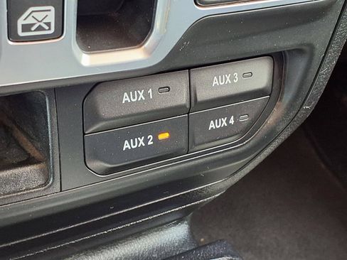 Used 2018 Jeep Wrangler Unlimited Sport S AWD/4WD image 24