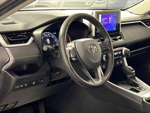 Used 2025 Toyota RAV4 XLE w/ Convenience Package AWD/4WD image 17