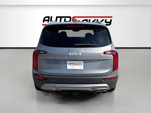 Used 2022 Kia Telluride EX w/ EX Premium Package image 6