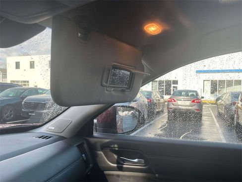 Used 2025 Nissan Pathfinder SL w/ SL Premium Package image 34