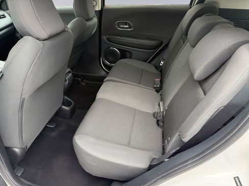 Used 2020 Honda HR-V EX image 11