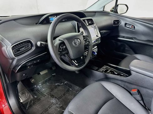 Used 2020 Toyota Prius XLE w/ Advanced Technology Package FWD image 9
