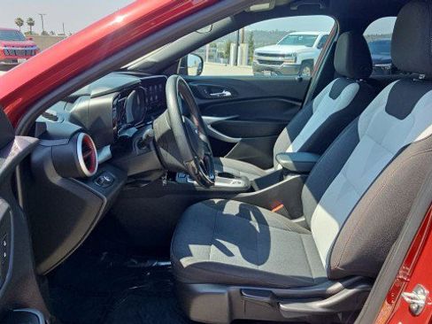 Used 2024 Chevrolet Trax RS w/ Driver Confidence Package FWD image 19