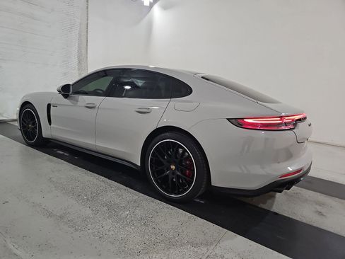 Used 2023 Porsche Panamera 4 Platinum Edition image 5