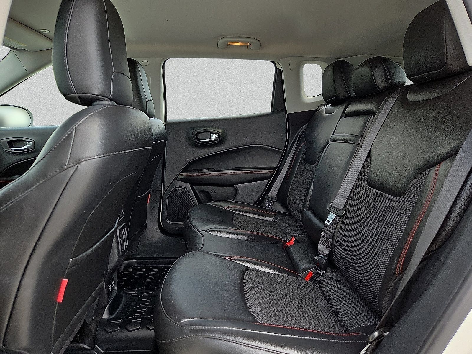 Used 2019 Jeep Compass Trailhawk w/ Safety & Security Group AWD/4WD image 10
