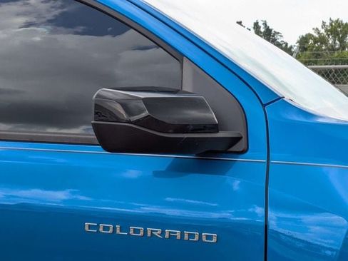 Used 2023 Chevrolet Colorado Z71 w/ Z71 Convenience Package 2 AWD/4WD image 11