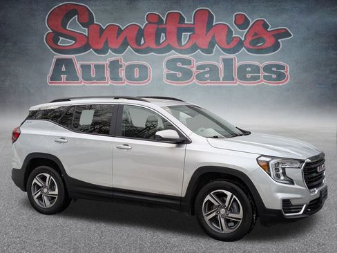 Used 2022 GMC Terrain SLE w/ Driver Convenience Package image 1