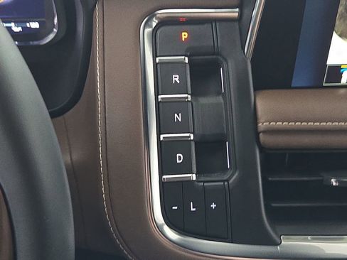 Used 2024 Chevrolet Suburban High Country w/ Max Trailering Package image 22