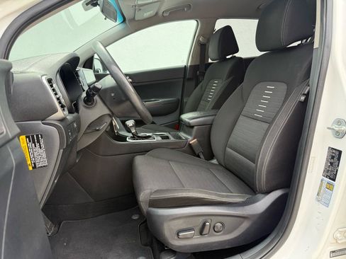 Used 2017 Kia Sportage LX w/ LX Popular Package AWD/4WD image 2