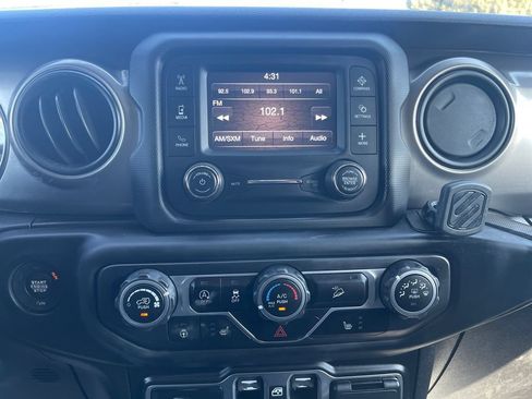 Used 2020 Jeep Wrangler Unlimited Sport S AWD/4WD image 25