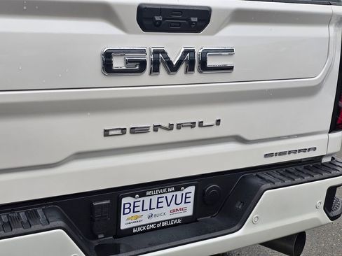 Used 2025 GMC Sierra 2500 Denali Ultimate image 17